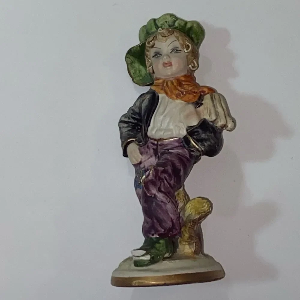 Capodimonte charming porcelain